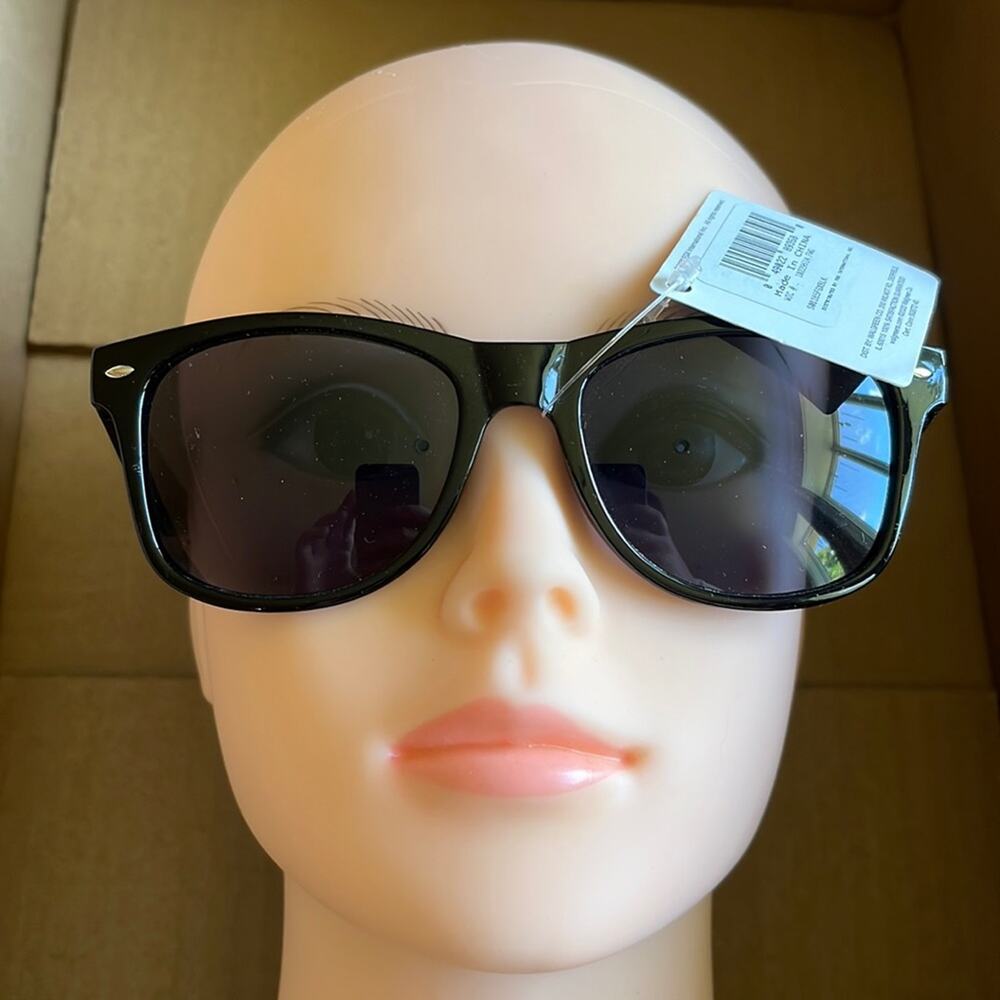 Square Sunglasses Black 100% UVA UVB Protection